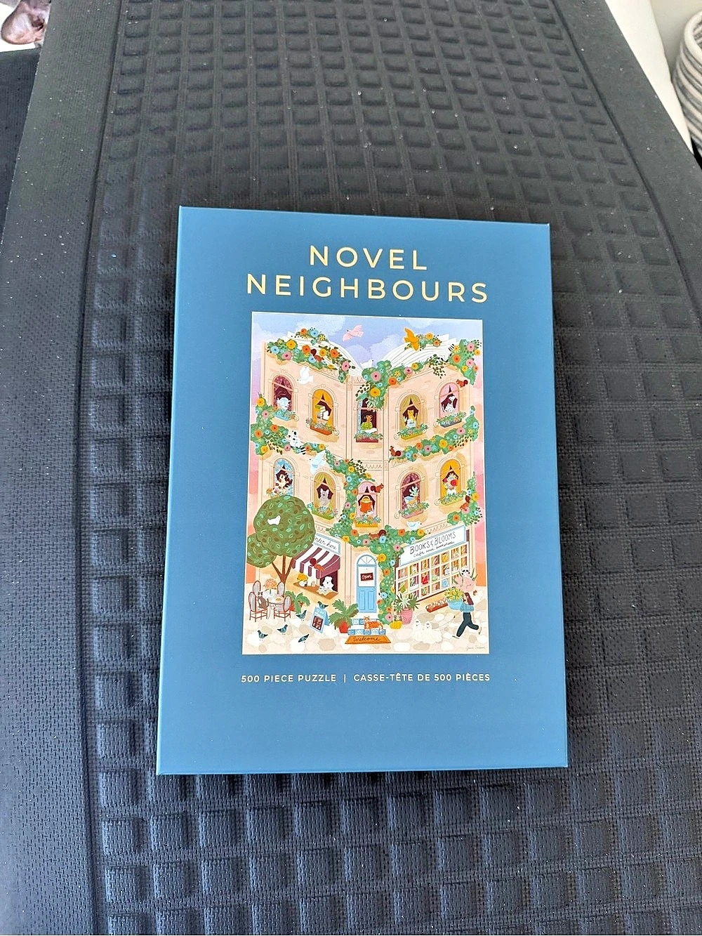 NWT Hobbry “Novel Neighbours” 500 Piece Puzzle